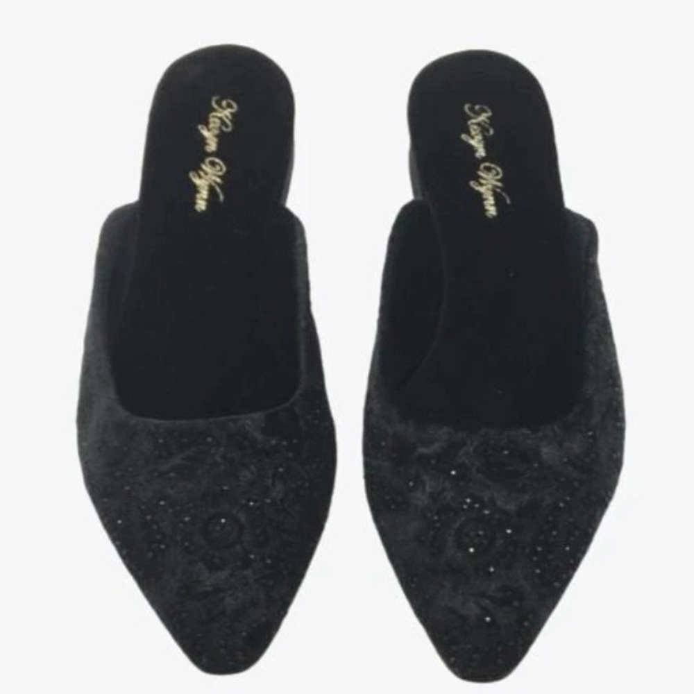 Kevyn Wynn Women's Black Gillian Crystal Velvet Slip-On Slipper Shoe